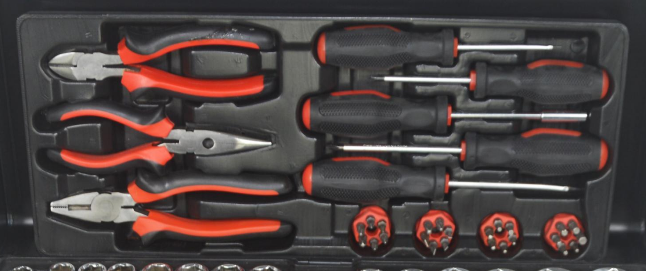 RTTOOL 90pcs Multifunction Hand Tools in Metal Tool Box Set for Car Repairing