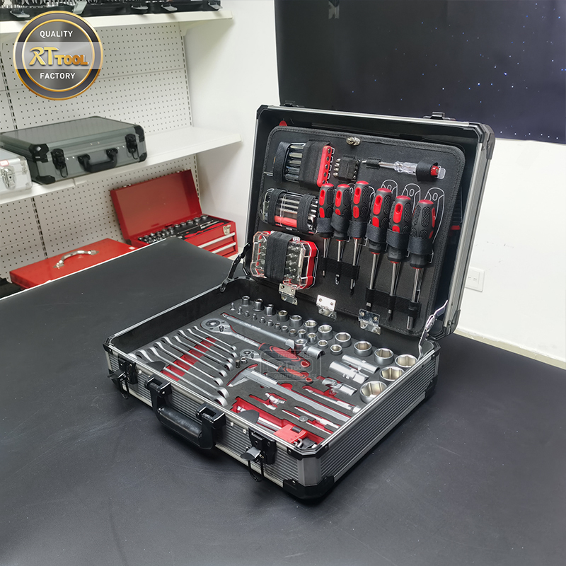 131PCS Hot Sale Aluminum Case With Tools Hand Tool Kits Multi Function